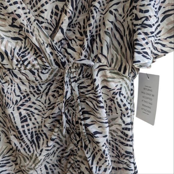 Eloquii Tan Tropical Ruched Mini Dress - Picture 6 of 10